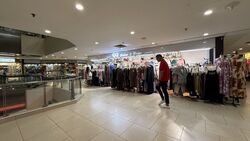 Lucky Plaza (D9), Retail #529597361